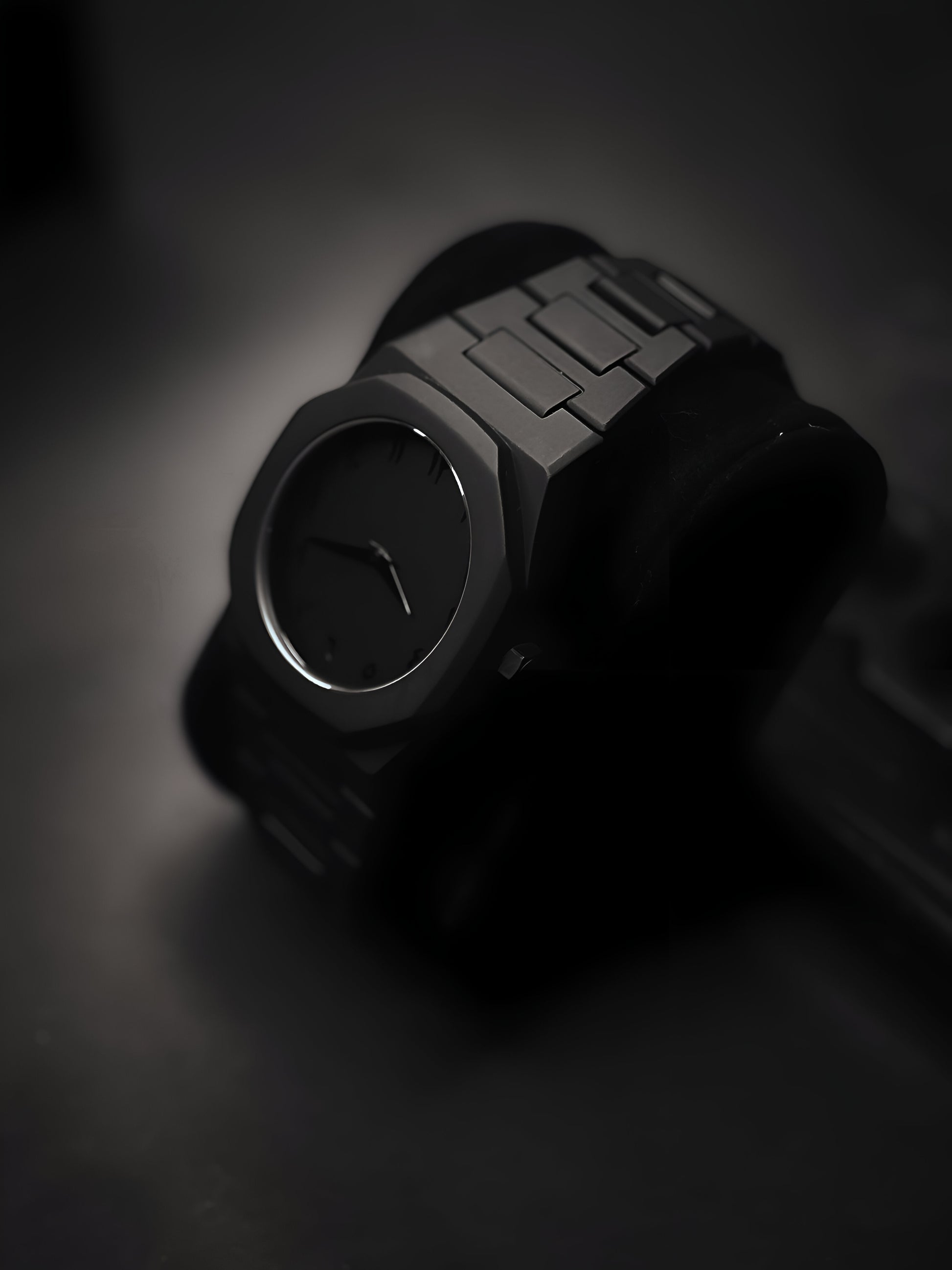 Black Arabic aura watch